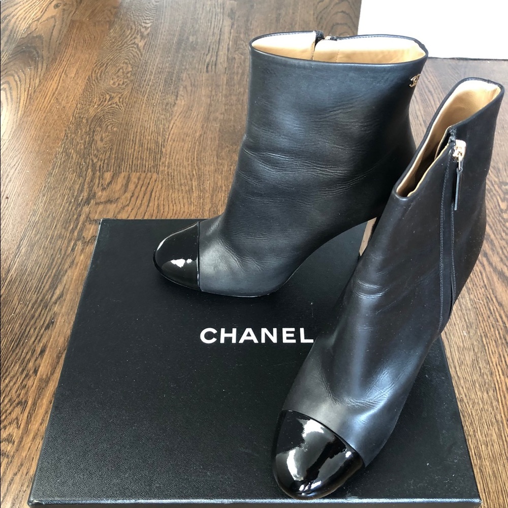 Chanel Black leather with gold CC logo booties